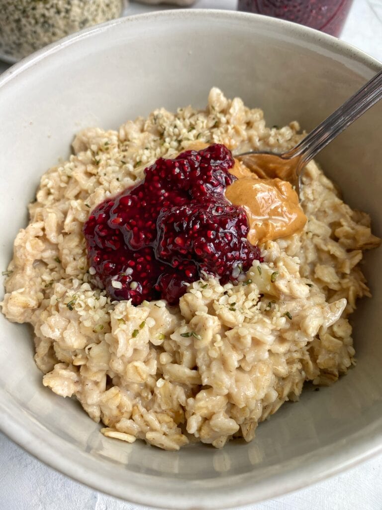Creamy Stovetop Oatmeal with Jam 