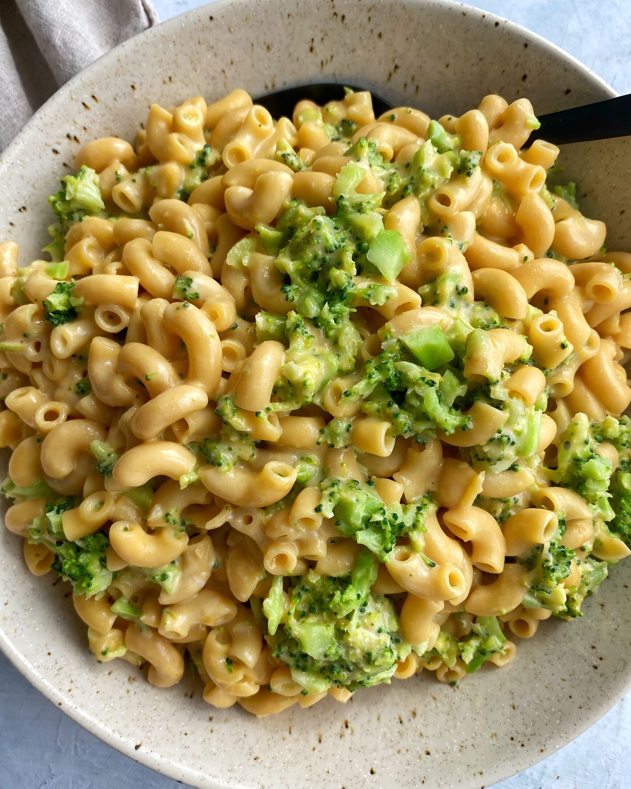 One Pot Broccoli & Cheese Pasta 