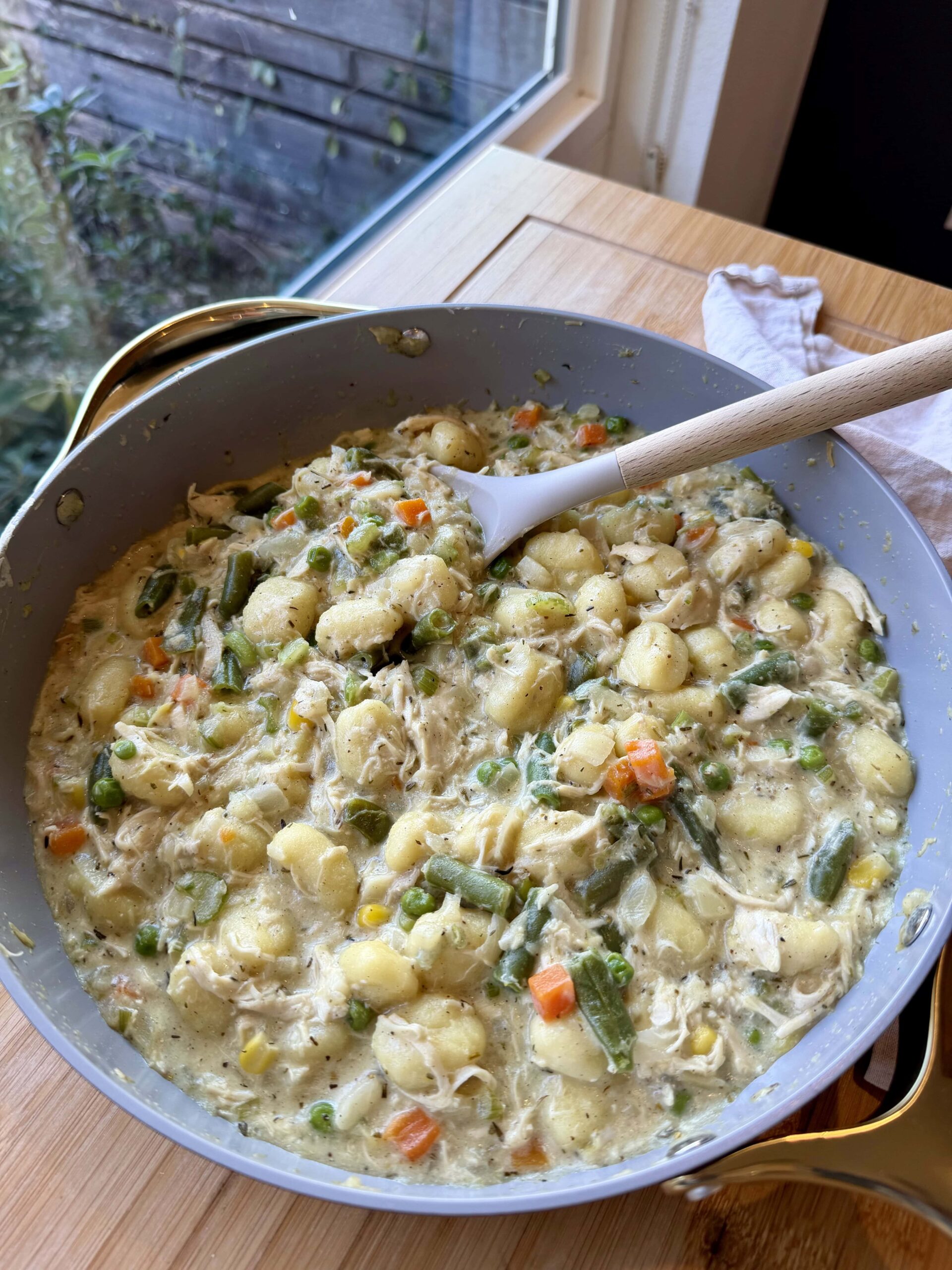 One Pan Chicken Pot Pie Gnocchi