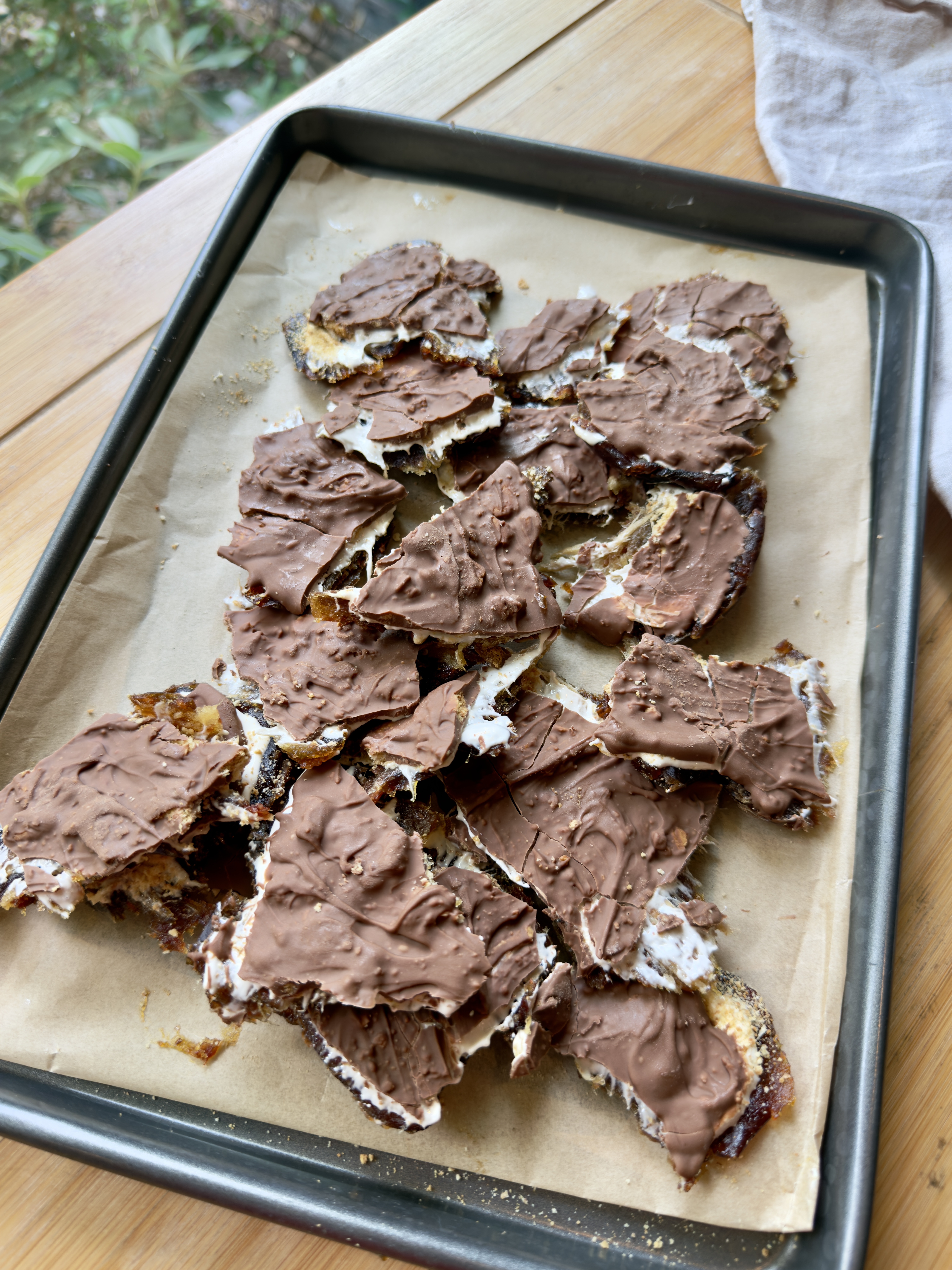 S'mores Date Bark
