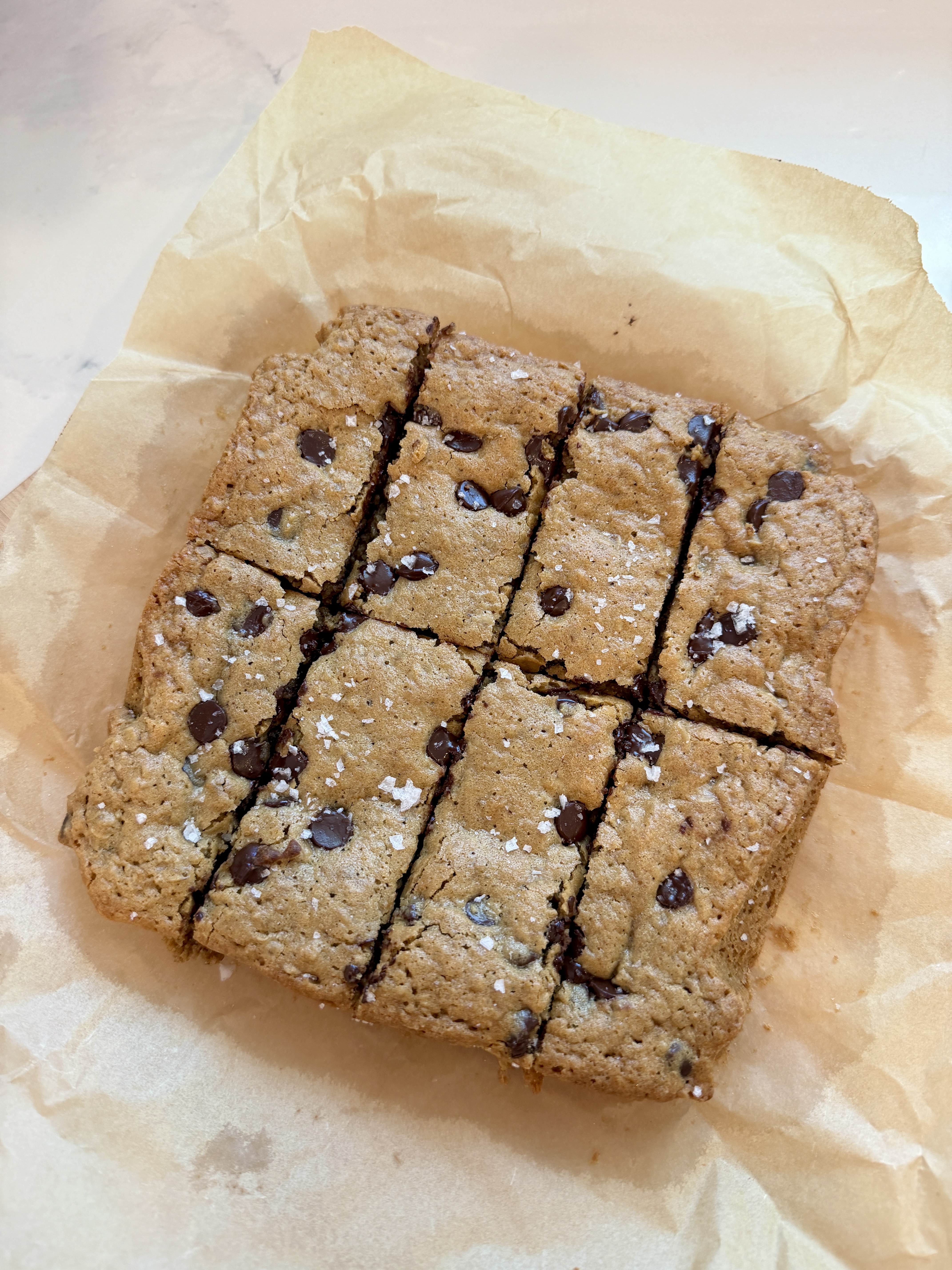 Baked Chocolate Chip Oatmeal Bars